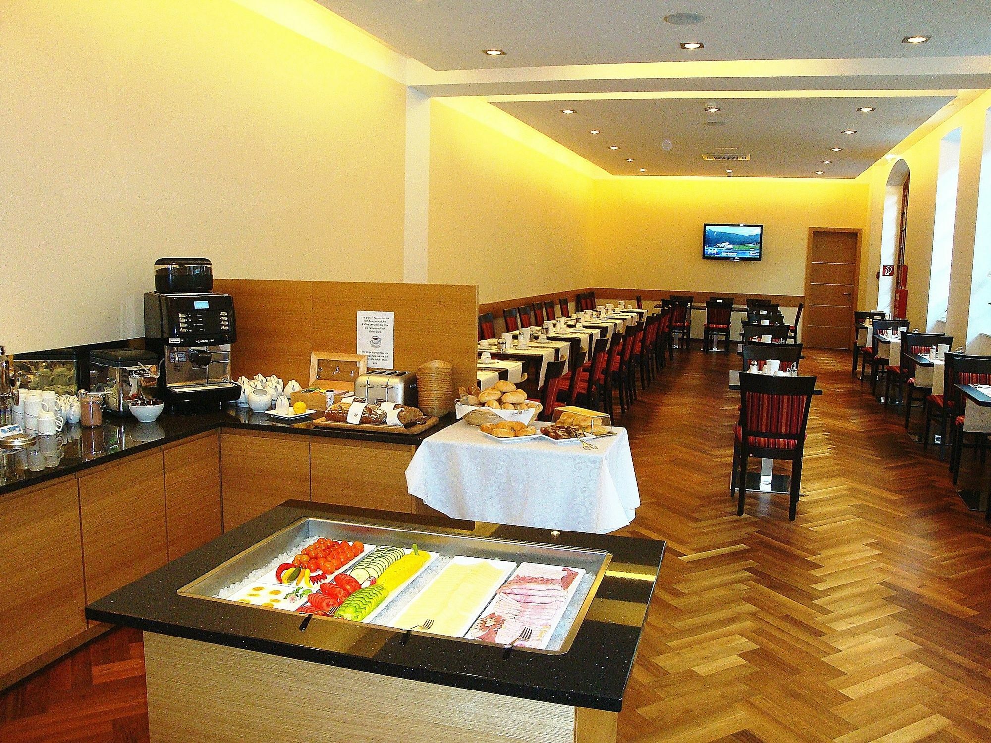 Hotel Fabrik Wien ภายนอก รูปภาพ